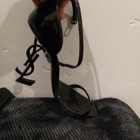 Saint Laurent YSL Opyum Sandals in Patent Leather - Picture 3 of 3